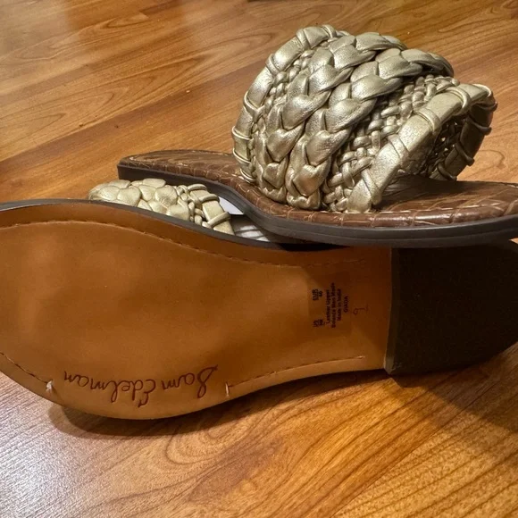 Sam Edelman giada gold *brand new* never worn. Not for people with wide feet. - Picture 2 of 3